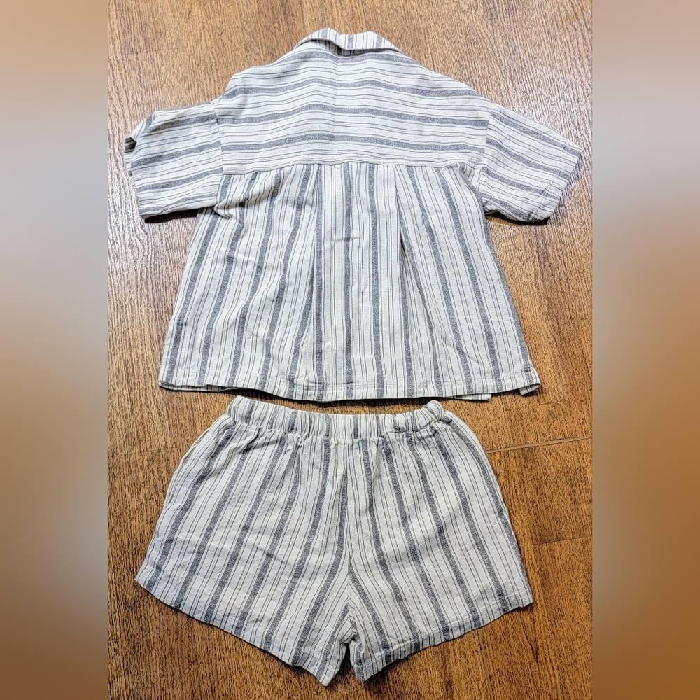 Vici Striped Button-Up Shirt and Shorts Set Sz S - Picture 2 of 3